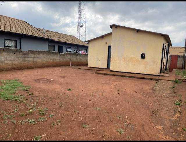2 BEDROOM HOUSE FOR SALE IN VOSLOORUS EXT 14